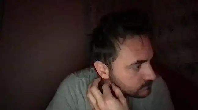 Snapshot of Consensustr chatting on January 3, 10:40 pm Consensustr online show from January 3, 10:40 pm