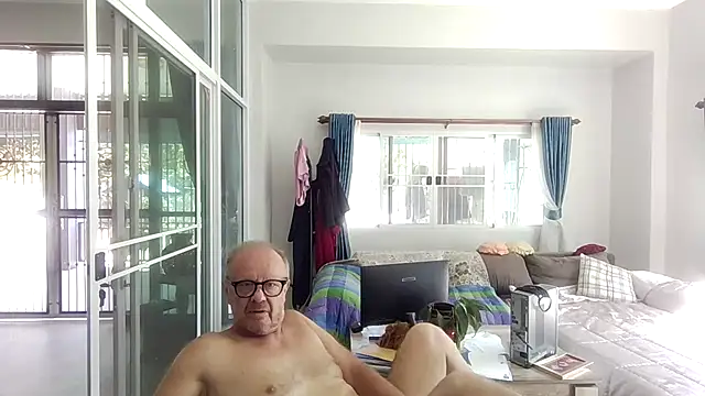 Snapshot of 58klaus chatting on December 15, 4:28 am 58klaus online show from December 15, 4:28 am