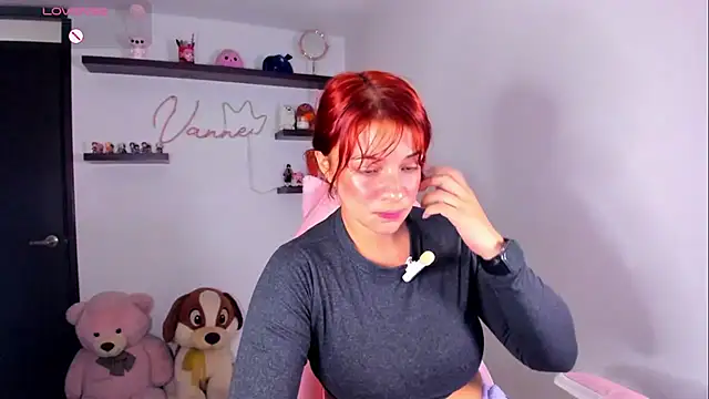 Snapshot of Vannessa__Shy chatting on April 26, 7:33 pm Vannessa Shy online show from April 26, 7:33 pm
