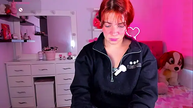 Snapshot of Vannessa__Shy chatting on May 12, 7:55 pm Vannessa Shy online show from May 12, 7:55 pm