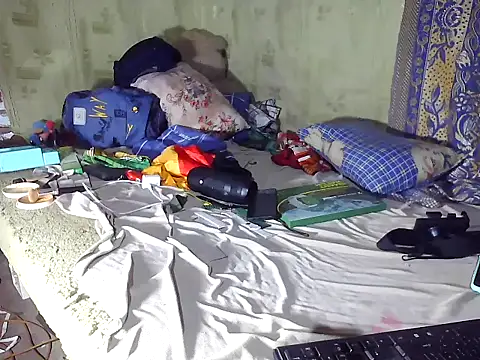 Snapshot of Alora-shine chatting on February 15, 6:59 pm Alora-shine online show from February 15, 6:59 pm