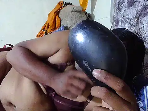 Snapshot of Alora-shine chatting on March 28, 6:51 pm Alora-shine online show from March 28, 6:51 pm