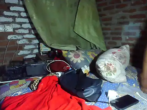 Snapshot of Alora-shine chatting on March 30, 9:21 am Alora-shine online show from March 30, 9:21 am