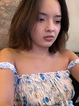 Snapshot of Irina_Grant chatting on December 7, 10:28 pm Irina Grant online show from December 7, 10:28 pm
