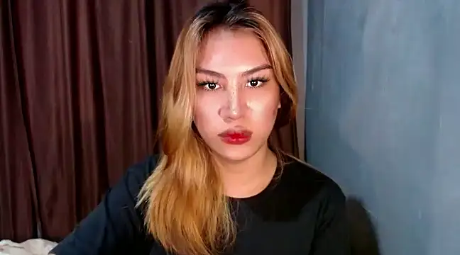 luxxy grand online show from February 4, 8:06 pm