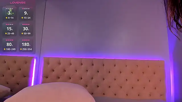 NickieRainer online show from December 29, 10:56 am