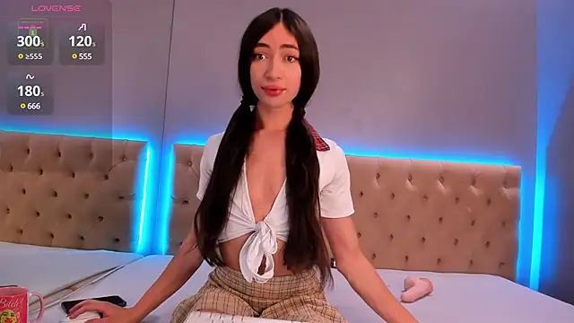 NickieRainer online show from March 8, 4:34 am