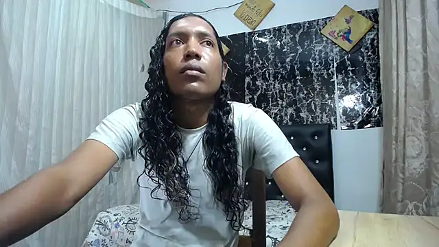 Snapshot of shairaStarr chatting on February 19, 3:27 pm shairaStarr online show from February 19, 3:27 pm