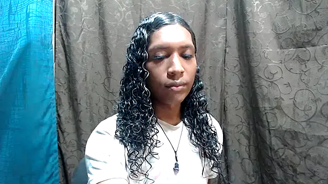 Snapshot of shairaStarr chatting on October 4, 3:15 am shairaStarr online show from October 4, 3:15 am