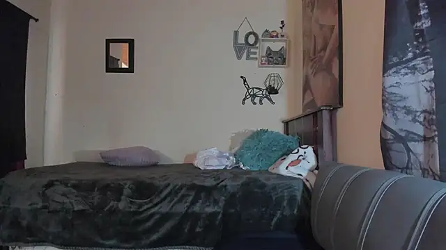 annyluna1 online show from April 8, 6:19 pm