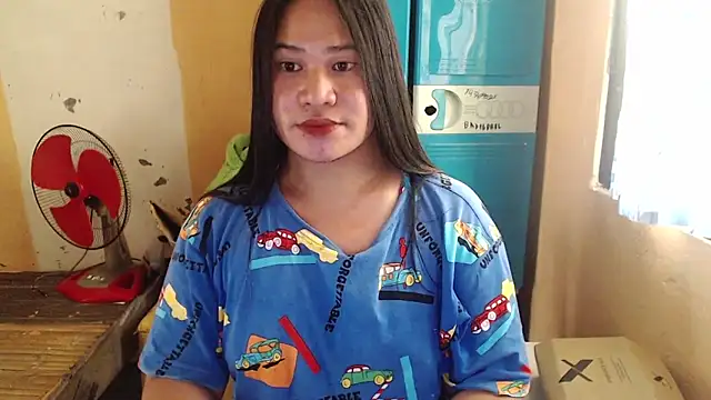 Snapshot of Hugeladycockmarga chatting on December 2, 1:44 am Hugeladycockmarga online show from December 2, 1:44 am