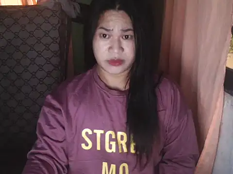 Snapshot of Hugeladycockmarga chatting on December 16, 10:37 pm Hugeladycockmarga online show from December 16, 10:37 pm