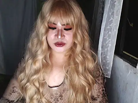 Snapshot of Hugeladycockmarga chatting on February 4, 11:38 am Hugeladycockmarga online show from February 4, 11:38 am