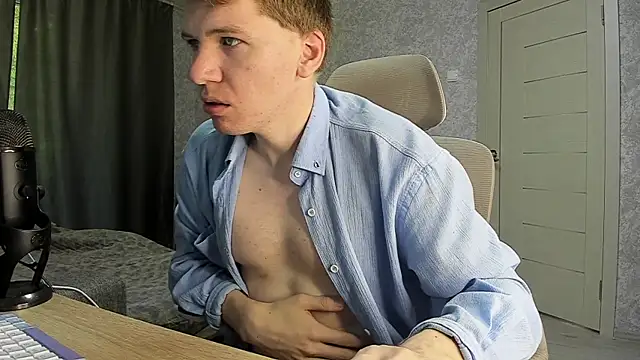 Snapshot of Bananas_dick chatting on June 23, 8:45 am Bananas dick online show from June 23, 8:45 am