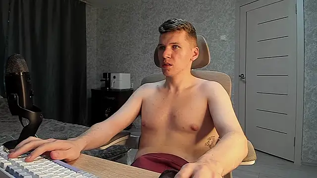 Snapshot of Bananas_dick chatting on July 27, 4:58 pm Bananas dick online show from July 27, 4:58 pm
