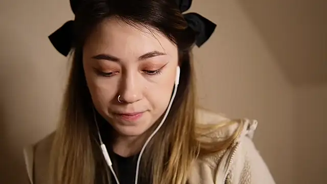 Snapshot of chibi_moon_ chatting on December 11, 8:07 pm chibi moon online show from December 11, 8:07 pm