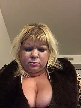 JemJensen30 online show from December 12, 1:32 am