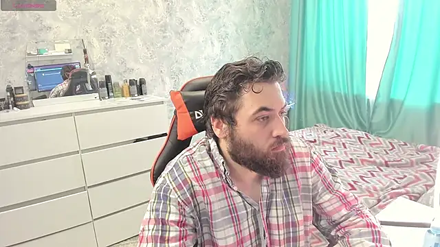 Morlaios online show from March 28, 1:43 pm