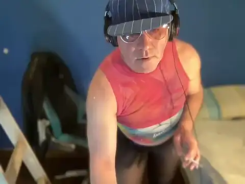 Snapshot of Fabrissi chatting on January 3, 3:55 pm Fabrissi online show from January 3, 3:55 pm