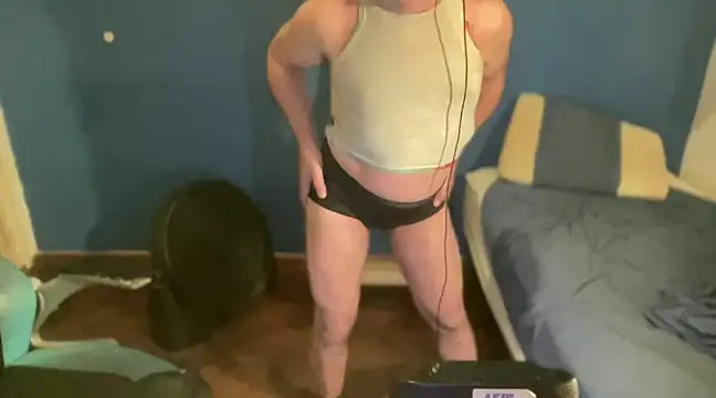 Snapshot of Fabrissi chatting on February 23, 6:34 pm Fabrissi online show from February 23, 6:34 pm