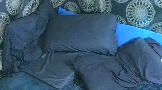 LunaRai online show from December 24, 2:21 am