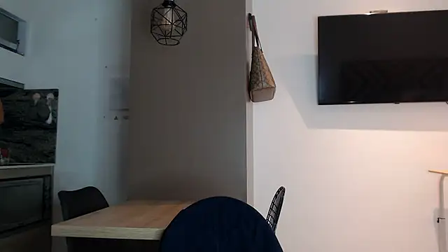 Snapshot of alexademie1 chatting on December 7, 12:41 am alexademie1 online show from December 7, 12:41 am