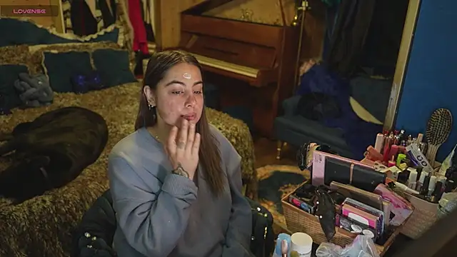 Snapshot of VanessaDoyle chatting on September 18, 1:40 am VanessaDoyle online show from September 18, 1:40 am