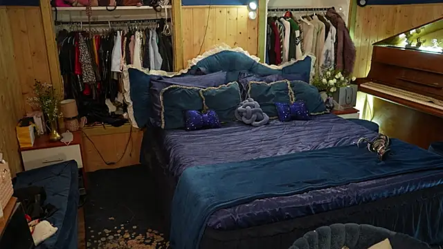 Snapshot of VanessaDoyle chatting on October 26, 11:49 am VanessaDoyle online show from October 26, 11:49 am