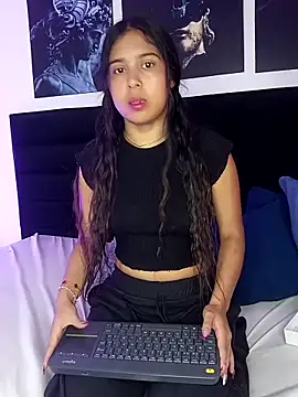 Snapshot of SARA_MILLER69 chatting on March 25, 2:34 pm SARA MILLER69 online show from March 25, 2:34 pm