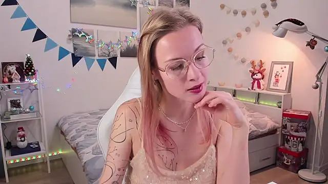 MissRightX online show from December 24, 6:50 pm