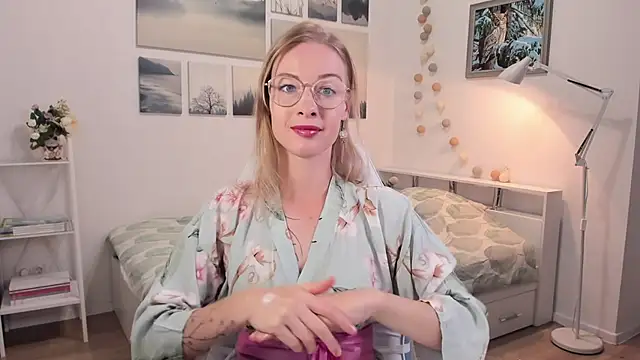 MissRightX online show from September 17, 9:11 am