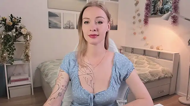 MissRightX online show from November 12, 10:15 am