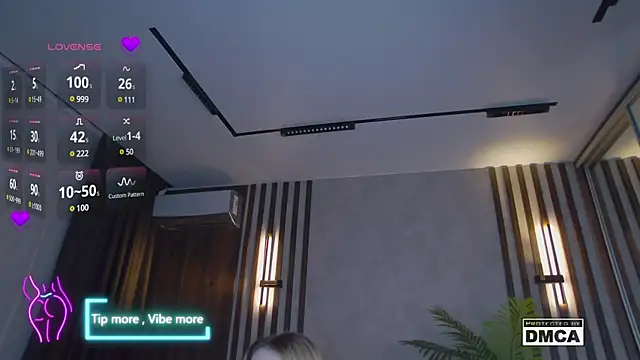 Holl1Would online show from February 19, 7:59 pm