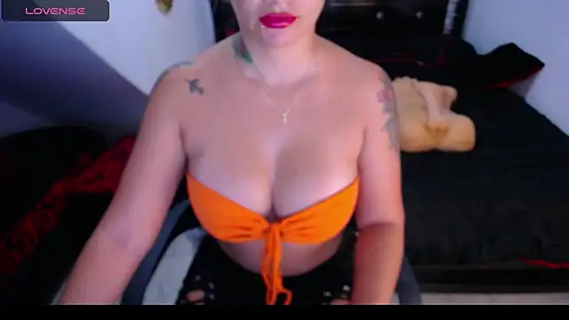 sara  stone1 online show from December 20, 9:00 am