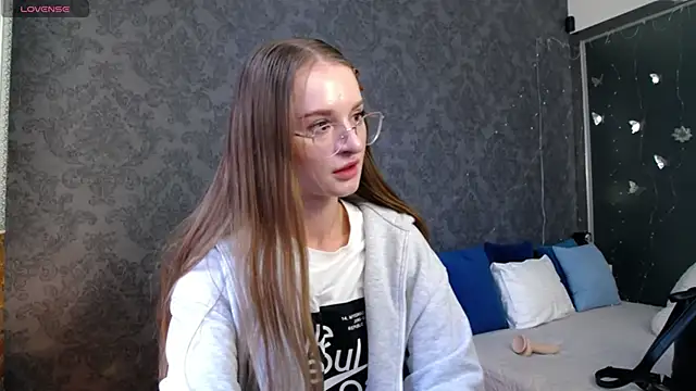 KateJonson online show from April 1, 1:23 pm