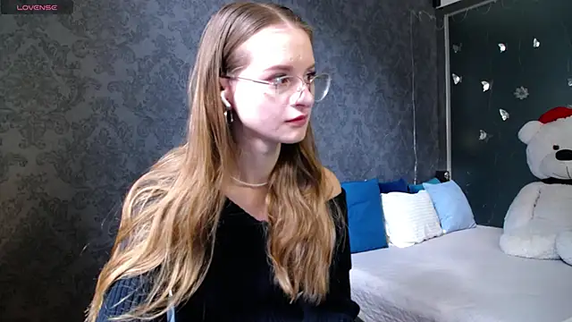 KateJonson online show from April 3, 6:55 am