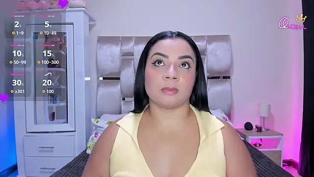 Snapshot of MelanyShayk chatting on April 19, 8:55 pm MelanyShayk online show from April 19, 8:55 pm
