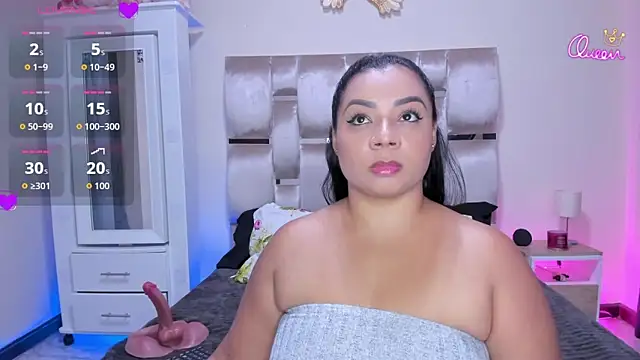 Snapshot of MelanyShayk chatting on April 30, 1:12 am MelanyShayk online show from April 30, 1:12 am