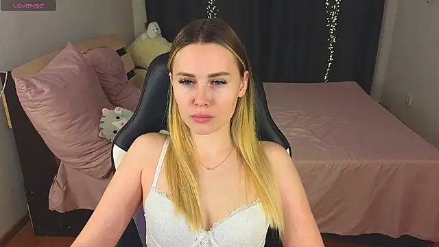 Snapshot of Alenca_hot_sex chatting on February 9, 2:50 pm Alenca hot sex online show from February 9, 2:50 pm