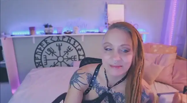 Snapshot of Jan_ina chatting on December 2, 6:32 pm Jan ina online show from December 2, 6:32 pm