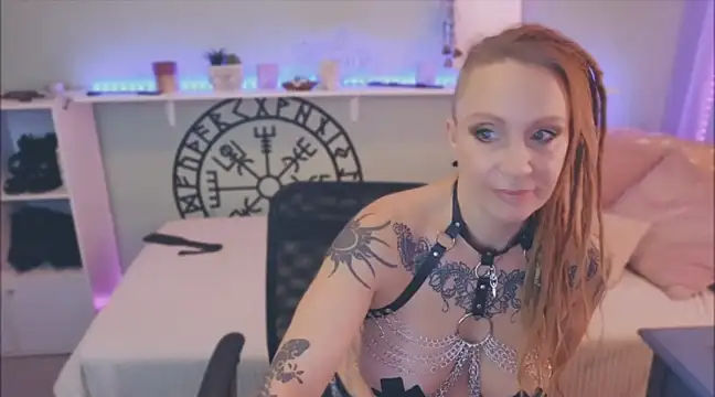 Snapshot of Jan_ina chatting on December 5, 2:55 pm Jan ina online show from December 5, 2:55 pm