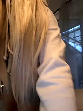 Snapshot of Jan_ina chatting on December 27, 8:13 am Jan ina online show from December 27, 8:13 am