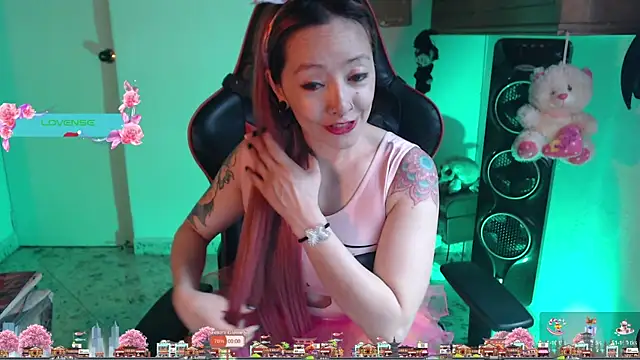 pink-2022 online show from December 23, 2:50 pm