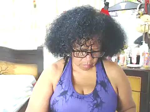 Snapshot of Yayis-hot-sexyw chatting on January 5, 3:43 am Yayis-hot-sexyw online show from January 5, 3:43 am