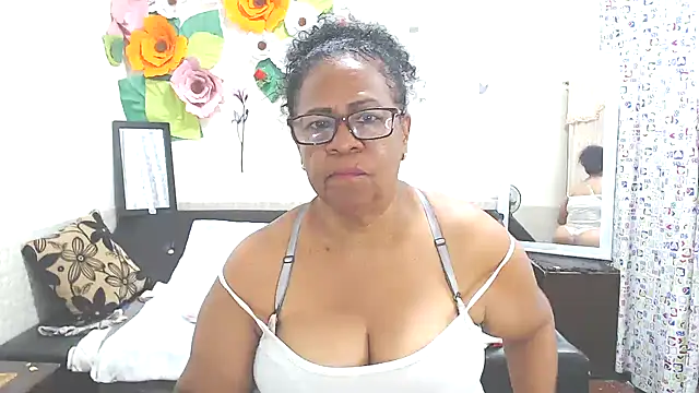 Snapshot of Yayis-hot-sexyw chatting on March 4, 11:11 pm Yayis-hot-sexyw online show from March 4, 11:11 pm