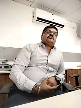 Desi Londa 143 online show from March 19, 9:35 am