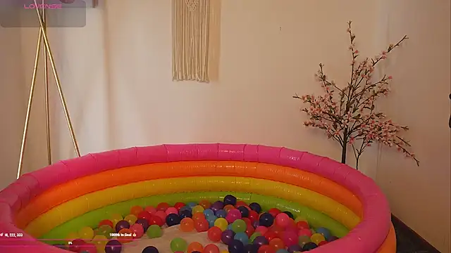 Snapshot of bunnycuteshy chatting on October 6, 2:25 pm bunnycuteshy online show from October 6, 2:25 pm