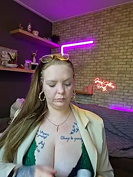Snapshot of Melissa1994- chatting on April 21, 1:39 pm Melissa1994- online show from April 21, 1:39 pm