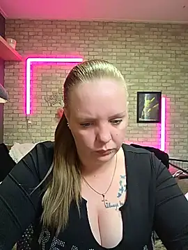 Snapshot of Melissa1994- chatting on May 14, 5:42 pm Melissa1994- online show from May 14, 5:42 pm