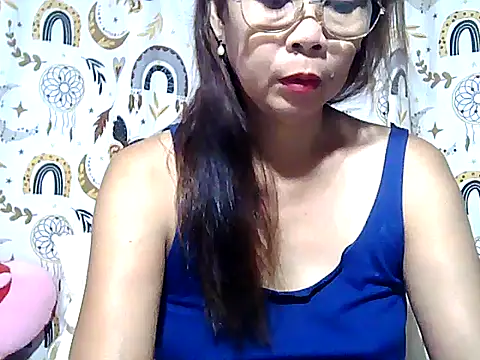 urwife tobe online show from May 5, 1:19 pm
